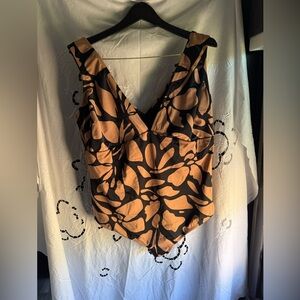 NWOT Sofia by Sofia Vergara Floral Black and Tan slimming One Piece 2X